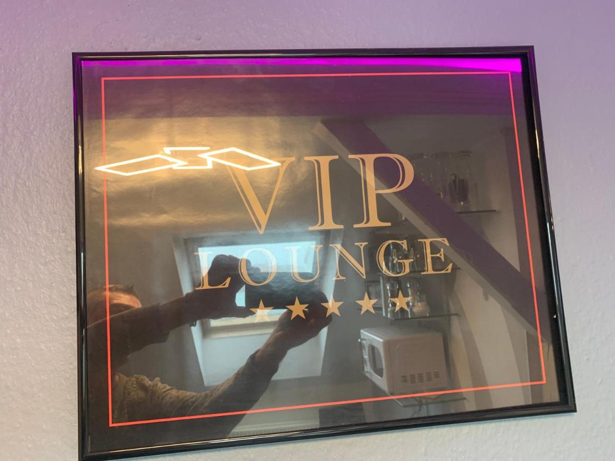 Best-Preis -Vip Lounge- Mit Netflix, Self-Check-In, Ebike Ladestation, Fahrradraum, Wlan Und Netflix - Direkt Am Elberadweg Im Herzen Von ヴィッテンベルゲ エクステリア 写真